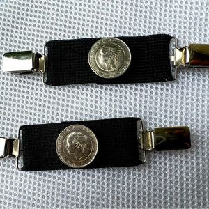 CLIP t-shirts, cinch waistline, shorten or more. Mini suspender-like clips.